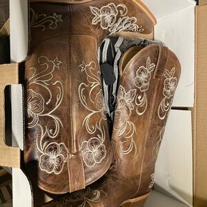 Shyanne Tan Floral Embroidered Boots